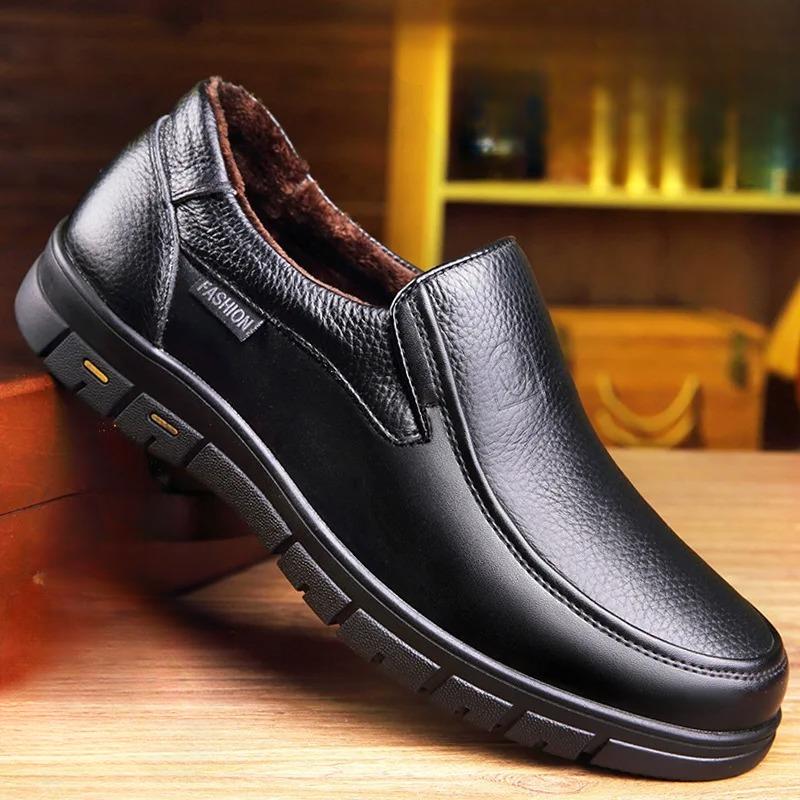 "Heren leren loafers, stijlvol en comfortabel, met plat platform en ademend ontwerp. Perfect voor dagelijks gebruik."
