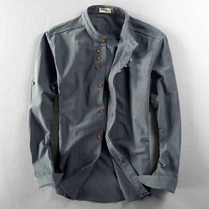Uniek heren overhemd met staande kraag, lange mouwen en knoopsluiting in Japanse stijl, tijdloos design.