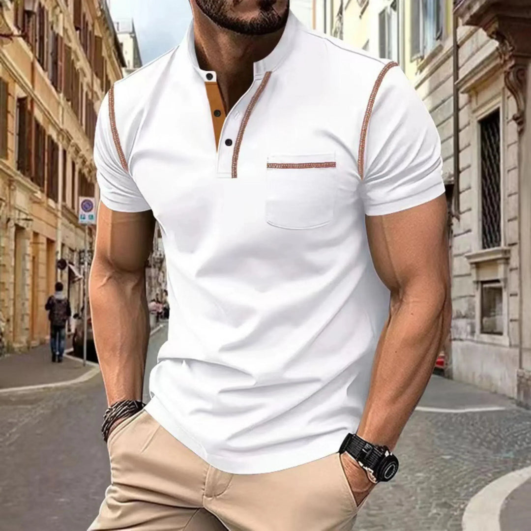 Zomerse herenmode polo voorzien van stijlvolle contrastbies