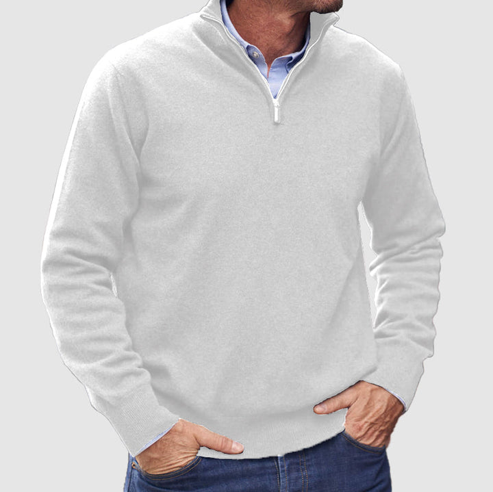 Comfortabele gebreide pullover met staande kraag en rits, zacht en warm voor koude dagen.
