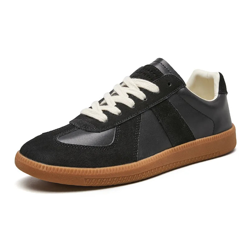 Heren retro sneakers met dikke zool en stijlvol design in bruin, wit en grijs voor casual mode.