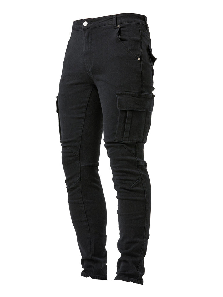 "Heren slim fit cargo jeans met stretch, meerdere zakken, casual street style, getoond van voren op een model"