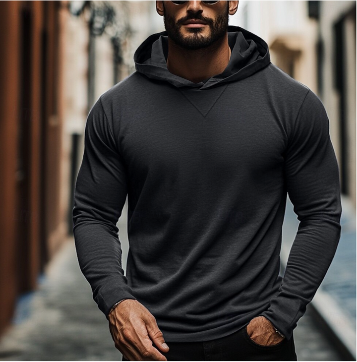 Moderne heren slim fit trui met capuchon, perfect voor een sportieve en comfortabele casual outfit.