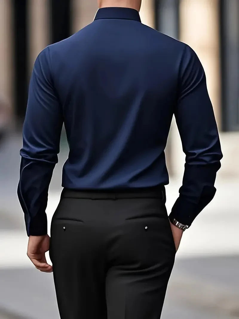 Strakke pasvorm: slim fit heren overhemd met lange mouw en klassieke kraag, perfect silhouet.