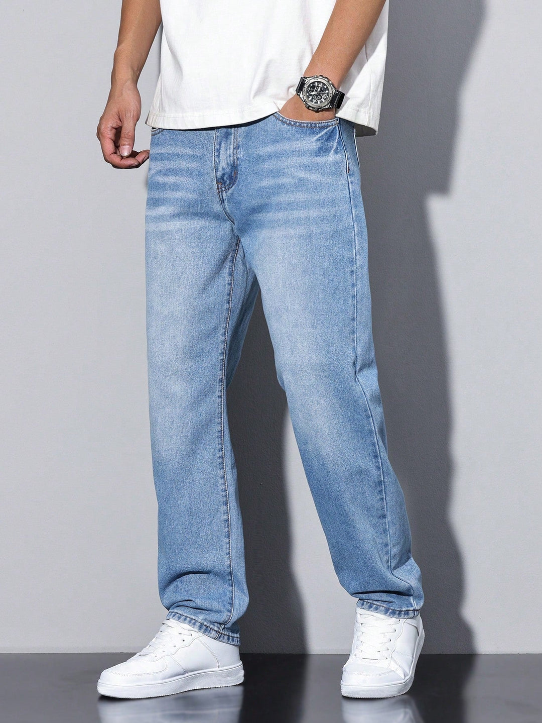 Spijkerbroek met rechte pijpen Evan. Comfortabele heren jeans voor een veelzijdige en klassieke pasvorm.