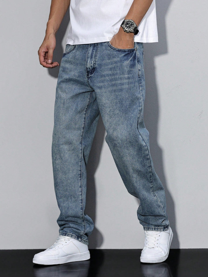 Klassieke heren jeans Evan met rechte pijpen. Comfortabele pasvorm voor dagelijks casual gebruik.