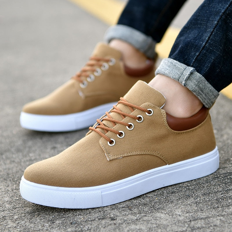 Flexibele heren sneakers, biedt superieure bewegingsvrijheid voor actieve mannen.