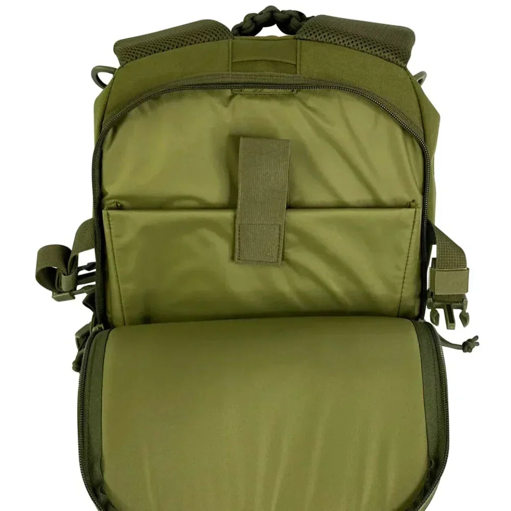 Duurzame tactische rugzak voor heren, ideaal voor survival en outdoor activiteiten.