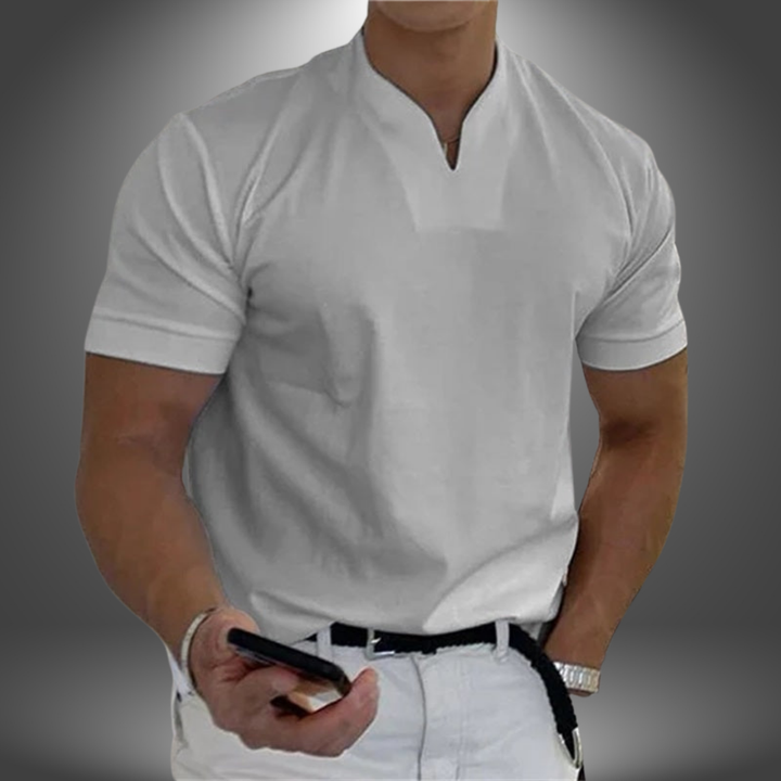 Stijlvol casual heren V-hals t-shirt met korte mouwen, geschikt voor zomerse dagen en herenmode.