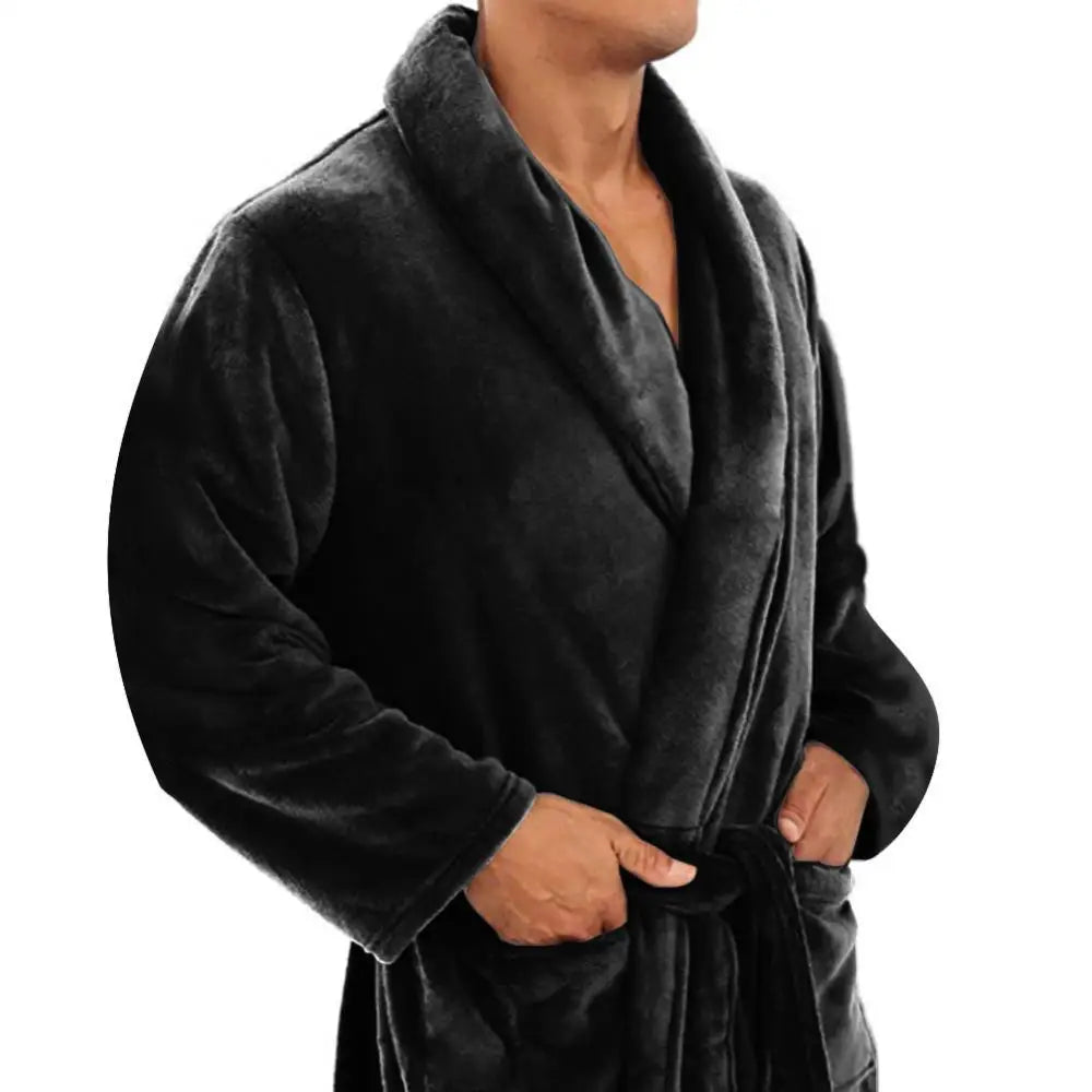 Lange herenbadjas met sjaalkraag, zacht en warm, perfect als huispak of nachtkleding voor de winter.