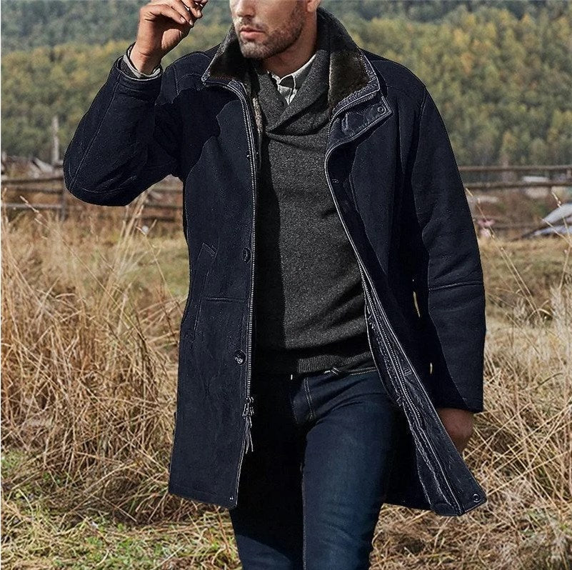 Blijf warm en droog met deze waterafstotende heren winterjas. Comfortabele, stijlvolle bovenkleding voor de winter.