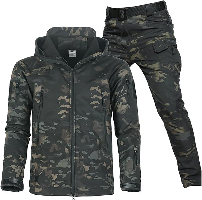 Waterdichte heren outdoor set, robuust en warm voor koudere dagen buiten.