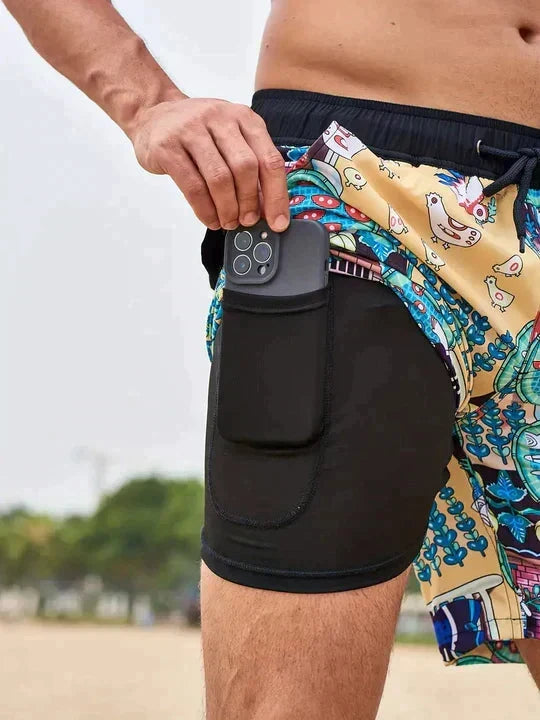 Zomerse herenzwembroek met binnenbroek van achteren bekeken