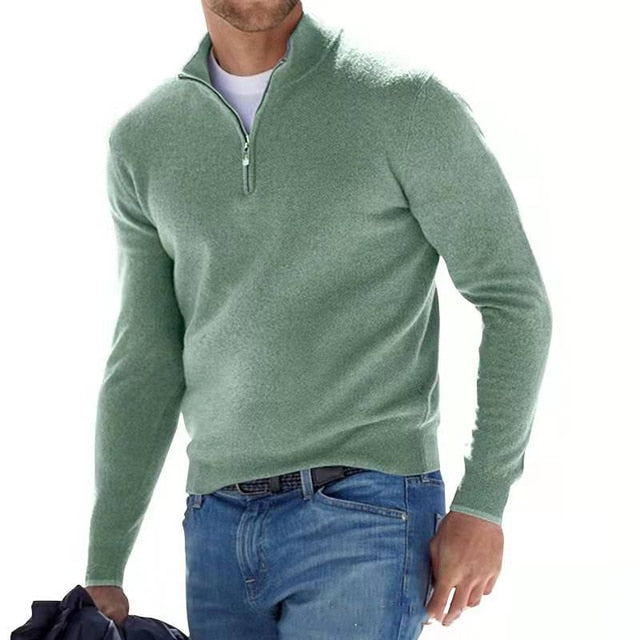 Deze heren trui met V-hals en halve rits combineert stijl met comfort, ideaal voor herfst/winter.