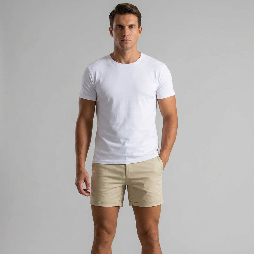 Witte heren chino shorts voor een frisse, stijlvolle zomerse outfit. Comfortabele pasvorm, perfect voor vrije tijd.