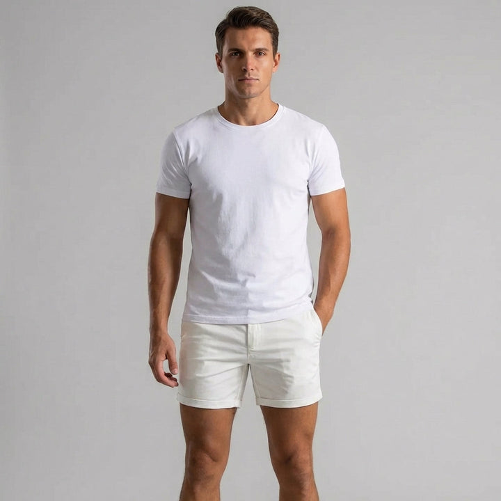 Comfortabele heren chino korte broek, verkrijgbaar in diverse kleuren. Perfecte zomerse mode voor vrije tijd.