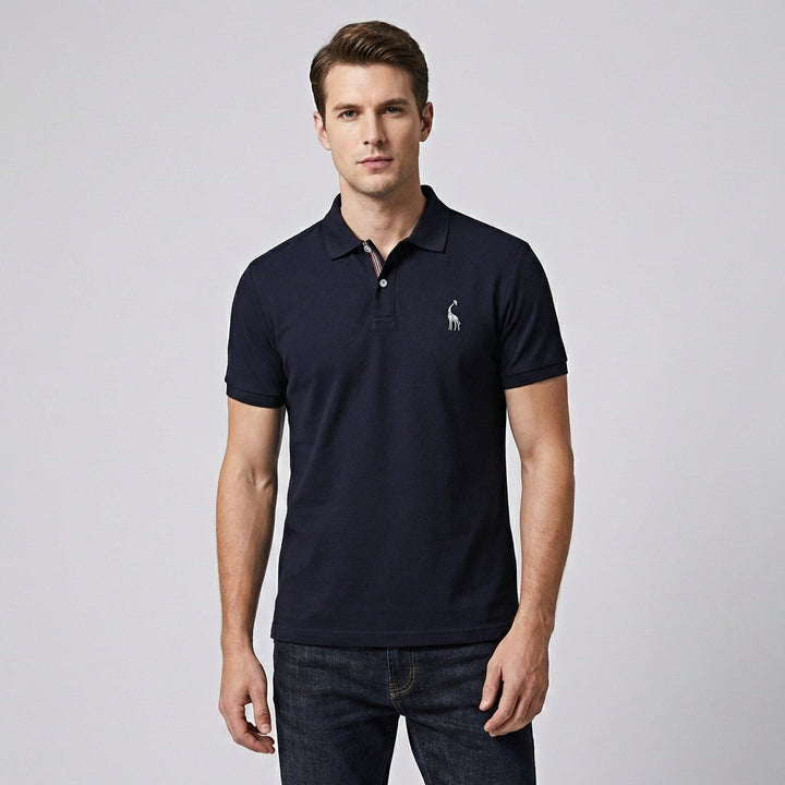 Moderne grijze heren polo, essentieel voor een comfortabele en stijlvolle garderobe het hele jaar door.