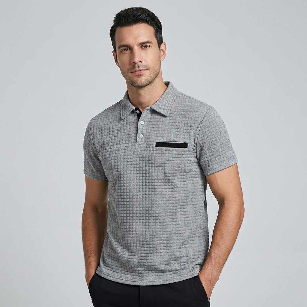 Modern heren slim-fit poloshirt, combineert comfort met stijlvolle elegantie, essentieel voor heren zomermode.