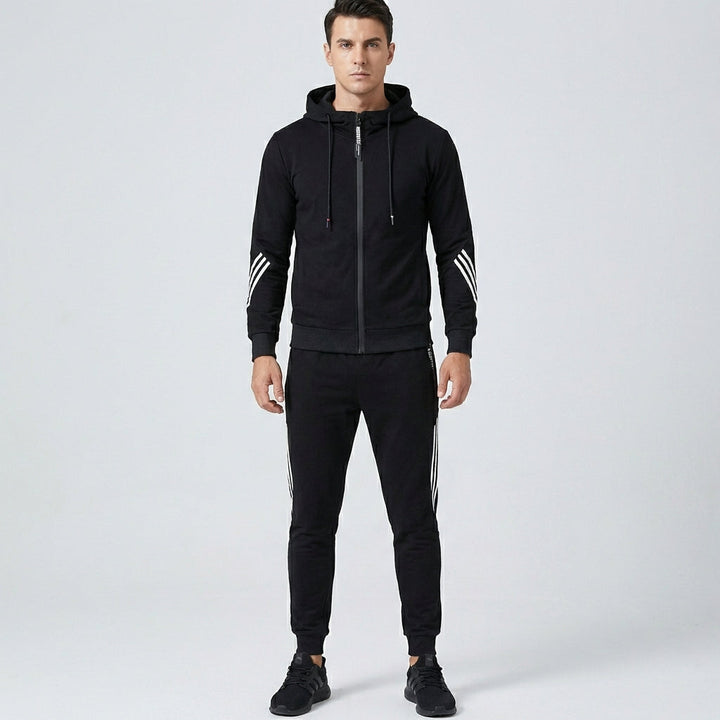 Heren sportief trainingspak, comfortabel en stijlvol voor training en vrije tijd. Ideaal voor de moderne man.