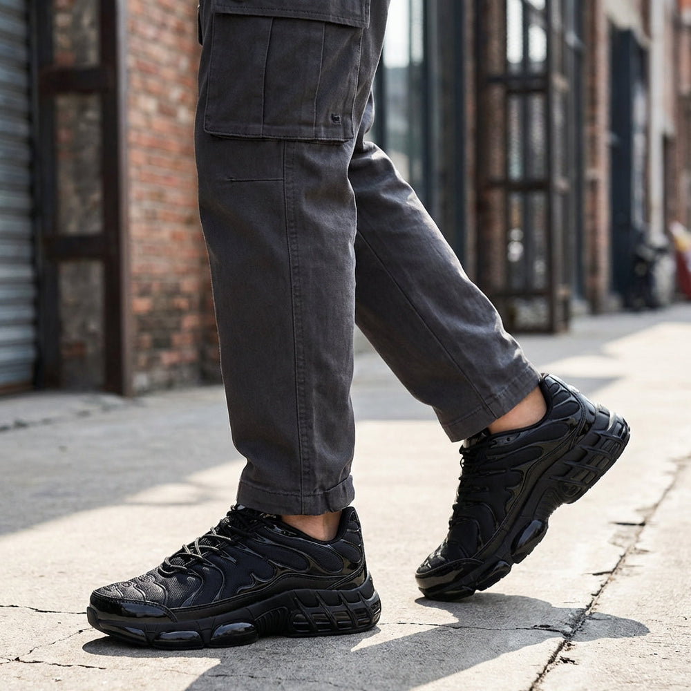 Comfortabele werkschoenen met stalen neus, antislip zool en schokabsorberend. Duurzaam voor magazijnwerk.