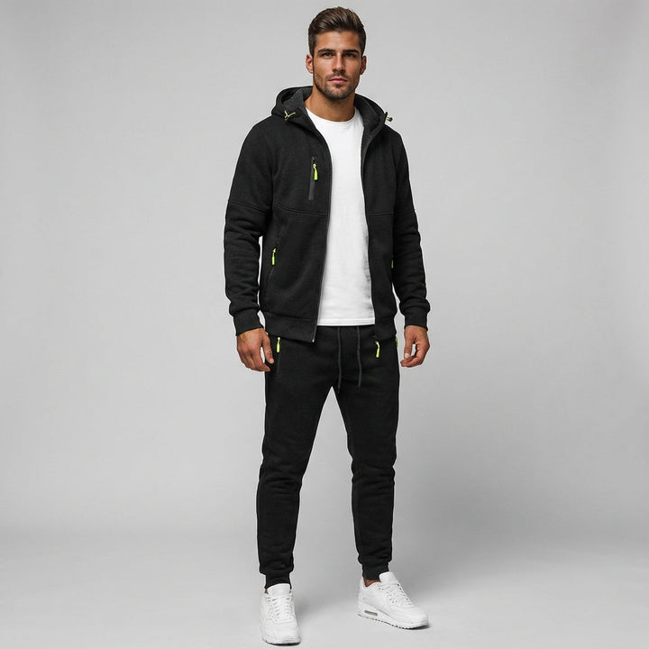 Comfortabel heren trainingspak voor sport & ontspanning. Stijlvolle fitness outfit.