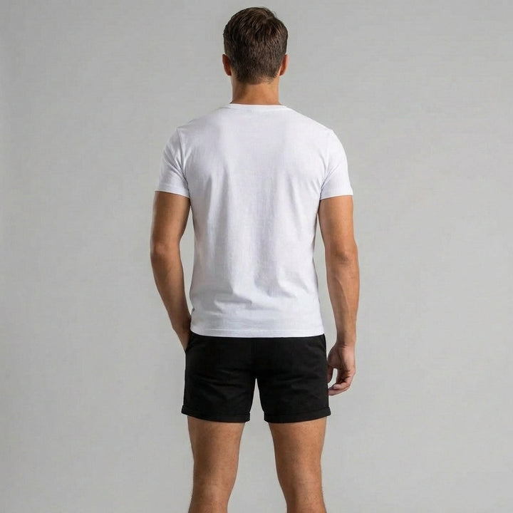Stijlvolle heren chino shorts in klassiek zwart, ideaal voor een casual of semi-formele zomerse look. Comfortabel.