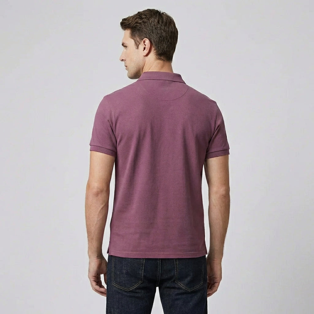 Stijlvolle legergroene heren polo, perfect voor een tijdloze, casual look in de zomer.