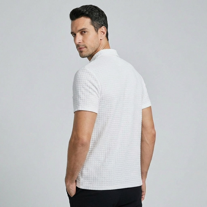 Modern slim-fit heren poloshirt, ideale casual kleding voor de zomer, combineert stijl en comfort.