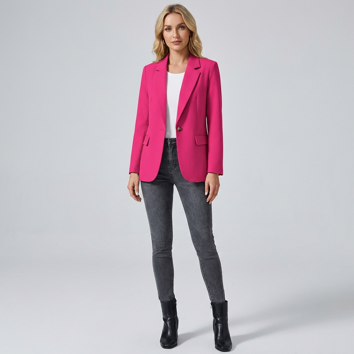 Stijlvolle dames blazer, veelzijdig voor casual of kantoor. Lange mouwen en modieuze look.