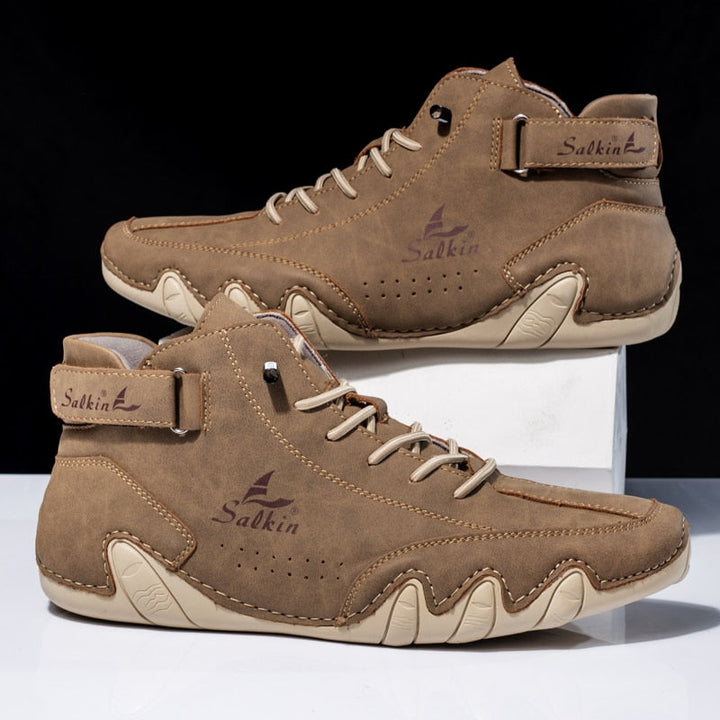 Comfortabele orthopedische hoge herenschoenen met ondersteuning en antislipzolen voor lange dagen.