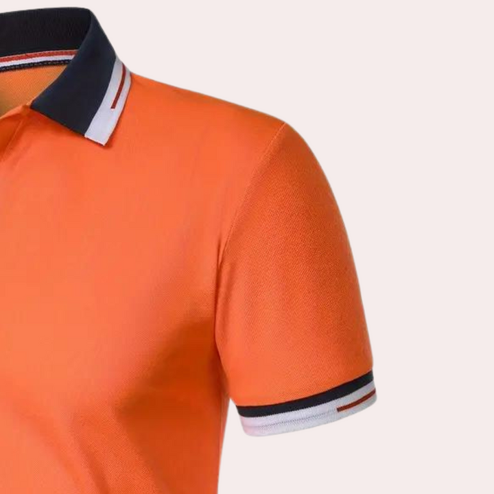 "Iconisch oranje herenpoloshirt, perfecte pasvorm, veelzijdig voor sportieve en casual gelegenheden"