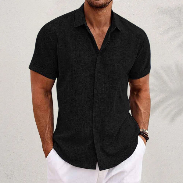 Modern heren overhemd met korte mouw, een stijlvolle keuze in mannenmode voor casual dagen.