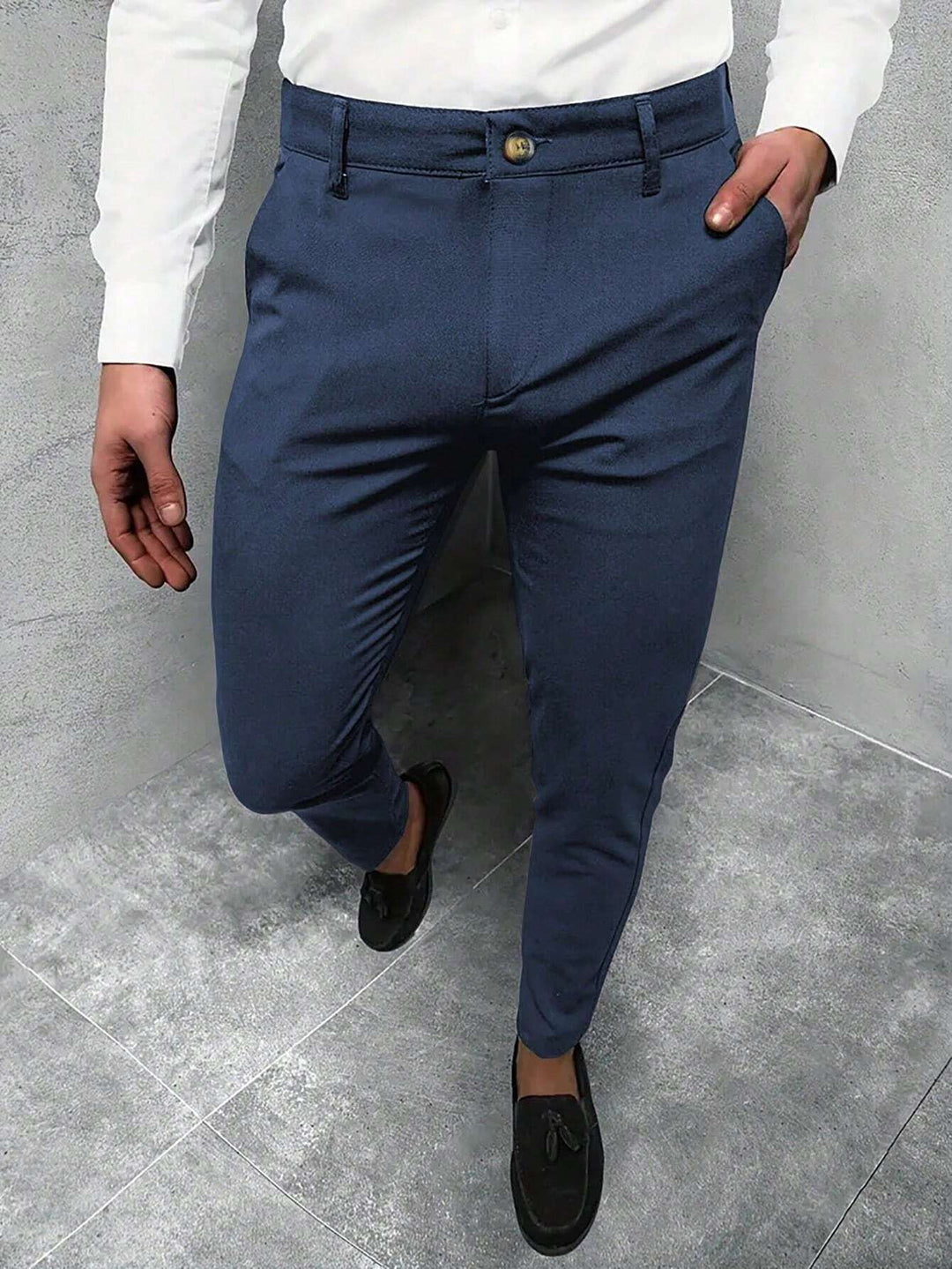 Effen heren pantalon met nette afwerking en zakken