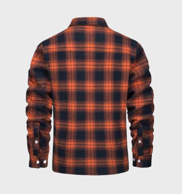 Rugzijde van heren flanellen overshirt in oranje en zwart ruitpatroon