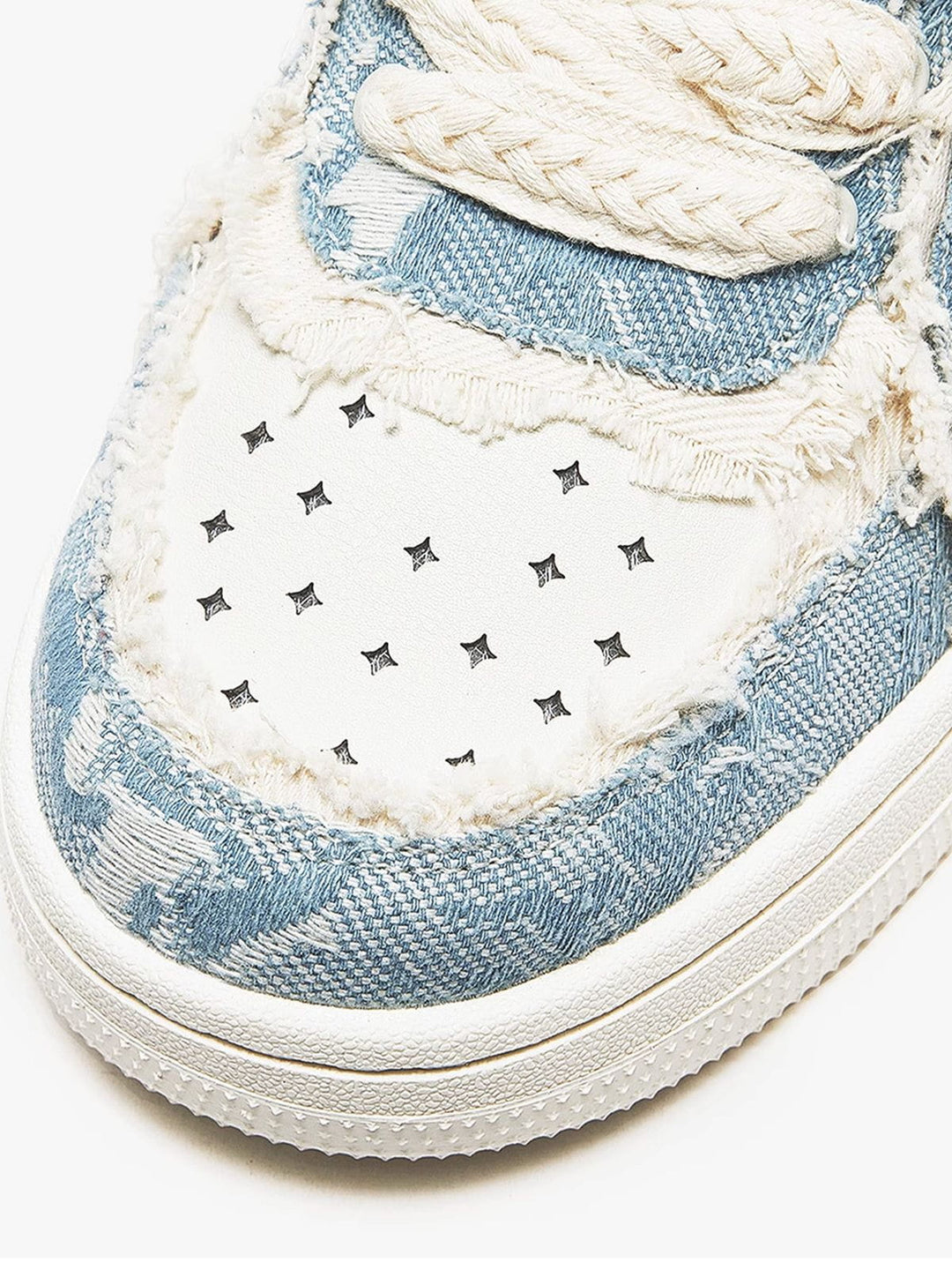 Stoere heren sneakers met robuuste constructie en sterrenpatroon voor een unieke casual stijl.