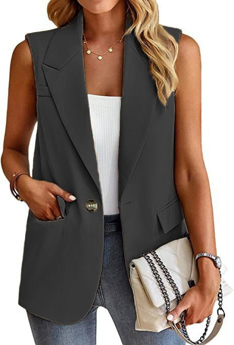 Moderne dames mouwloze blouse in blazer stijl. Deze chique en veelzijdige top is essentieel voor een elegante damesmode garderobe.