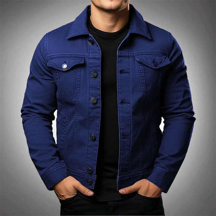 "Klassiek denim jack voor heren, duurzaam blauw katoen, met knoopsluiting en borstzakken, stijlvolle en veelzijdige jas."