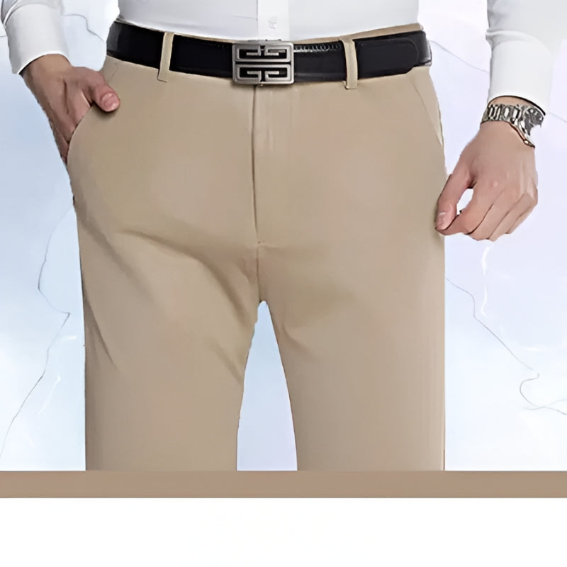 Klassieke beige herenbroek met hoge taille, perfecte pasvorm voor de zomer, biedt comfort en stijl voor elk evenement.