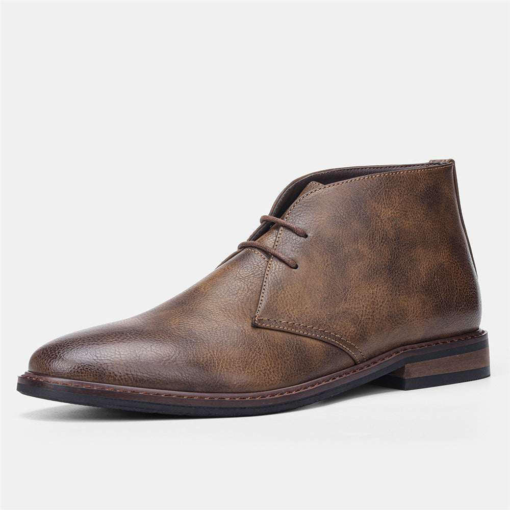 Klassieke desert boots voor heren in bruin suède, stijlvol en comfortabel met slipvaste zool, perfect voor elke gelegenheid.