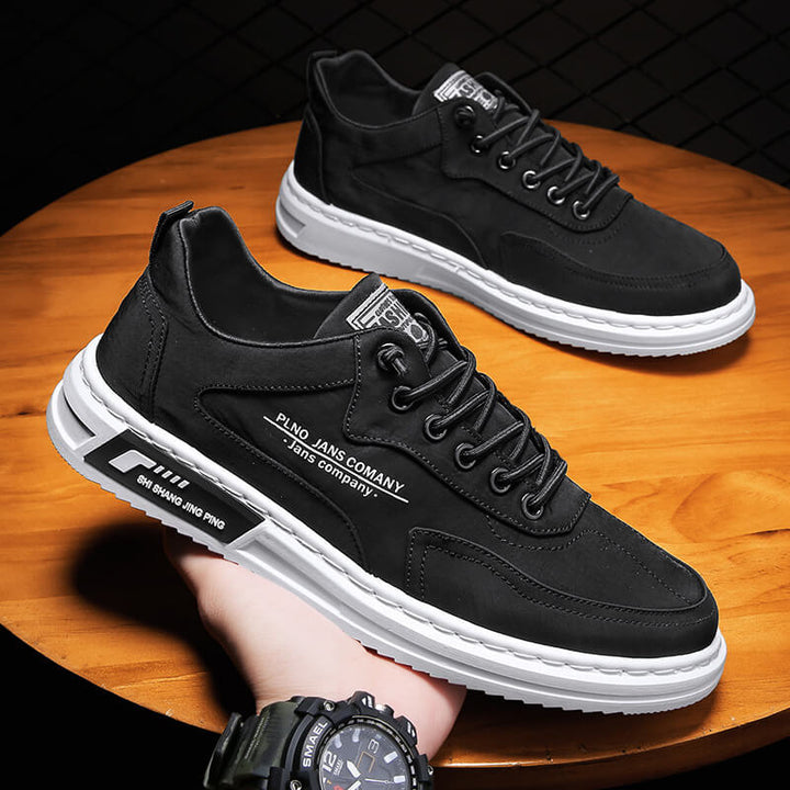 "Klassieke heren sneakers, ademend design, grijs; comfortabel en stijlvol met rubberen zolen voor grip."