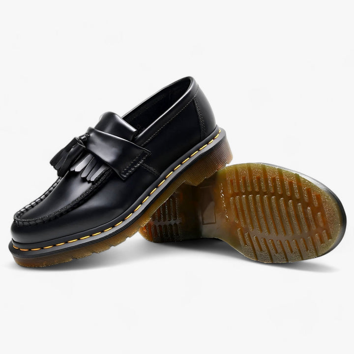 Klassieke loafers met kwastje, tijdloos design, lederen afwerking, geschikt voor zowel casual als formele gelegenheden.