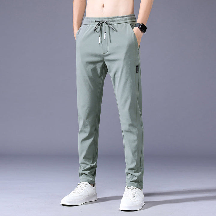 Stijlvolle heren joggingbroek in blauw, veelzijdig en comfortabel voor dagelijks gebruik.