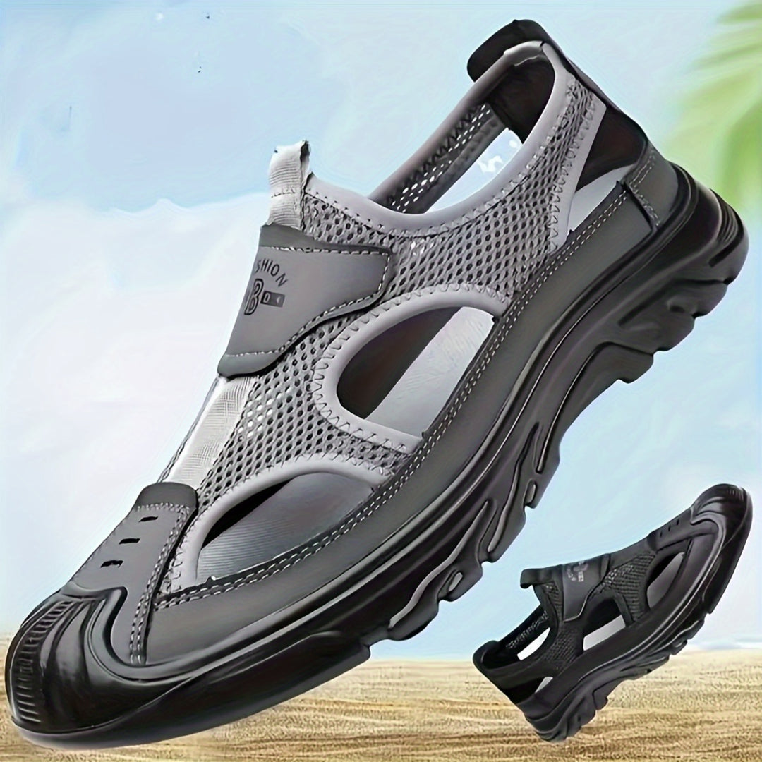 "Lichtgewicht ademende heren sportsandalen met antislip zool, ideaal voor het buitenavontuur, in grijze tint."