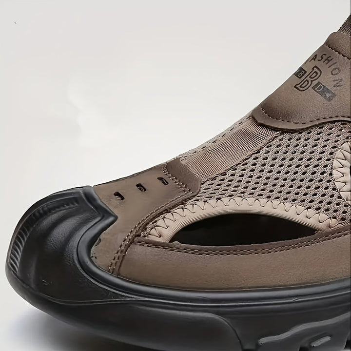 "Lichtgewicht ademende heren sportsandalen met antislip zool, ideaal voor het buitenavontuur, in grijze tint."