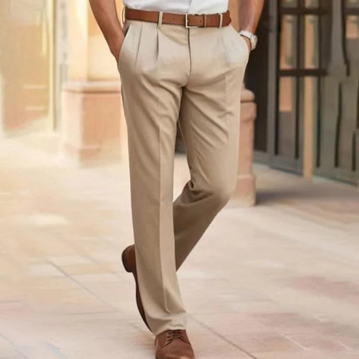 Stijlvolle, ademende, lichtgewicht heren zomerbroek in beige, ideaal voor zowel kantoor als casual gelegenheden.