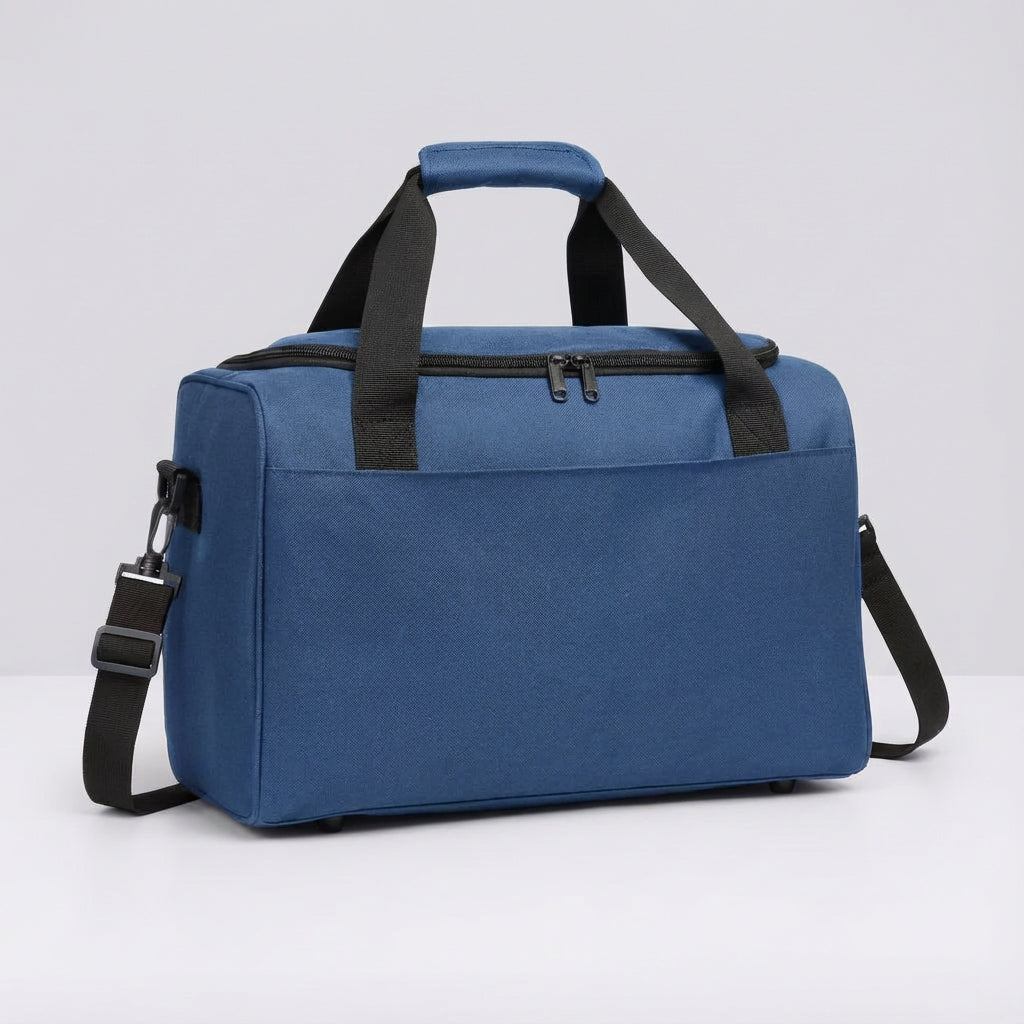 Slim ontworpen compacte weekendtas met ruime opbergruimte, perfect als reisorganizer voor handbagage.