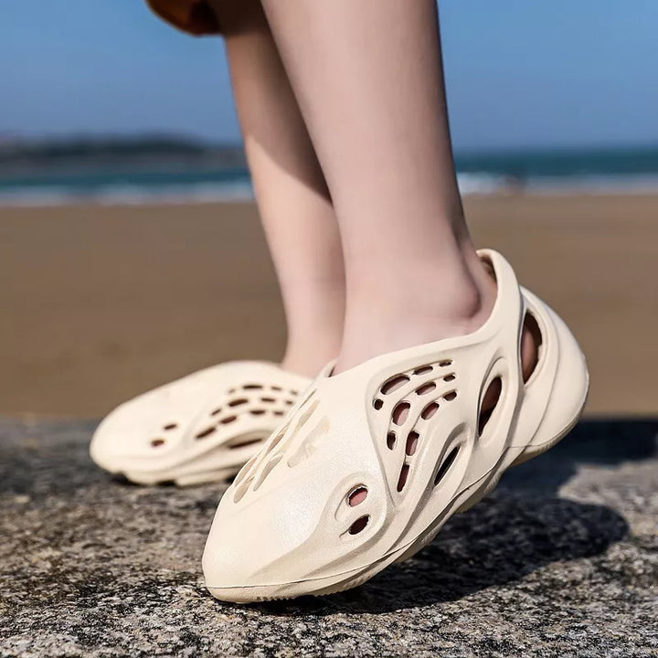 "Lichtgewicht EVA foam slippers voor heren, schokabsorberend en modern ontwerp, ideaal voor zomer en thuisgebruik."