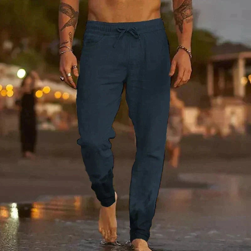 Ademende, lichtgewicht linnen heren zomerbroek biedt comfort voor casual outfits. Ideaal voor warme dagen.