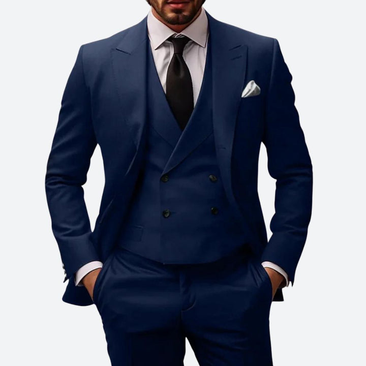 Man in elegant blauw Luca 3-delig herenpak met moderne pasvorm