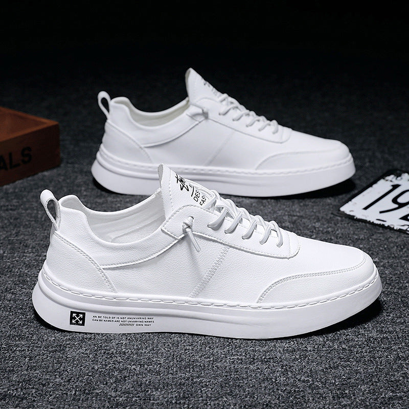 Twee paar witte Luuk heren sneakers vanuit een zijaanzicht gepresenteerd